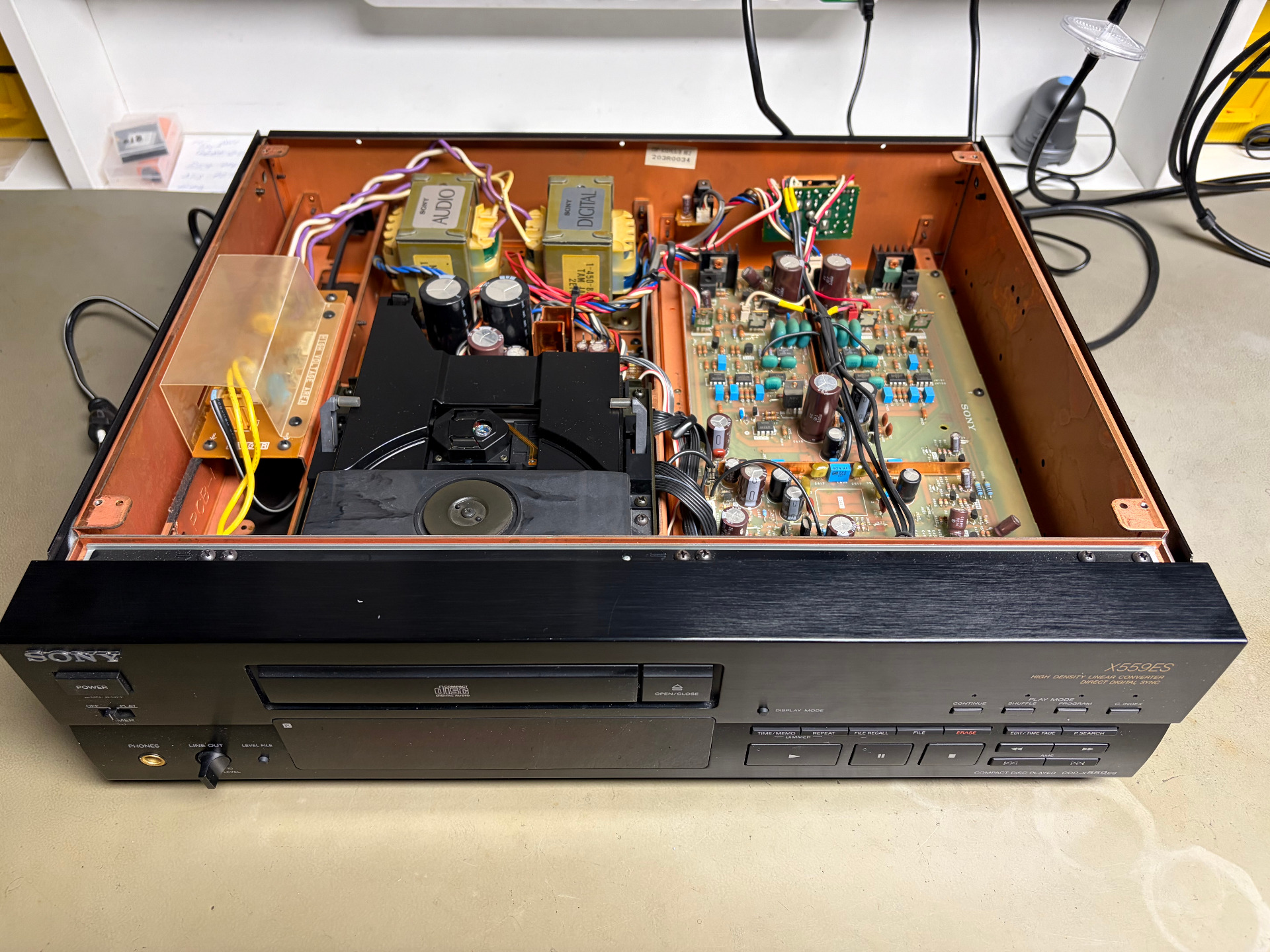 CD přehrávač SONY řady ES